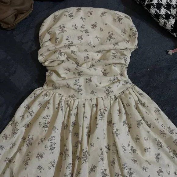 Cream Floral Dress - Picture 1 of 4